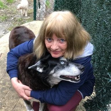 Retrouver Marie Laure, voyante et m&eacute;dium de naissance — anciennement sur la plateforme de voyance en ligne